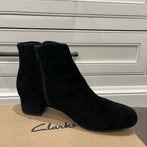Clarks healed boots